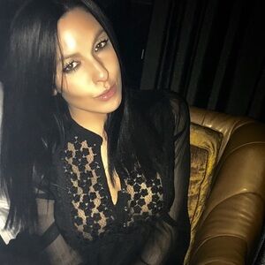 Meet your Posher, Genevieve